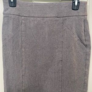 Banana Republic fitted pencil skirt- Size 4p
